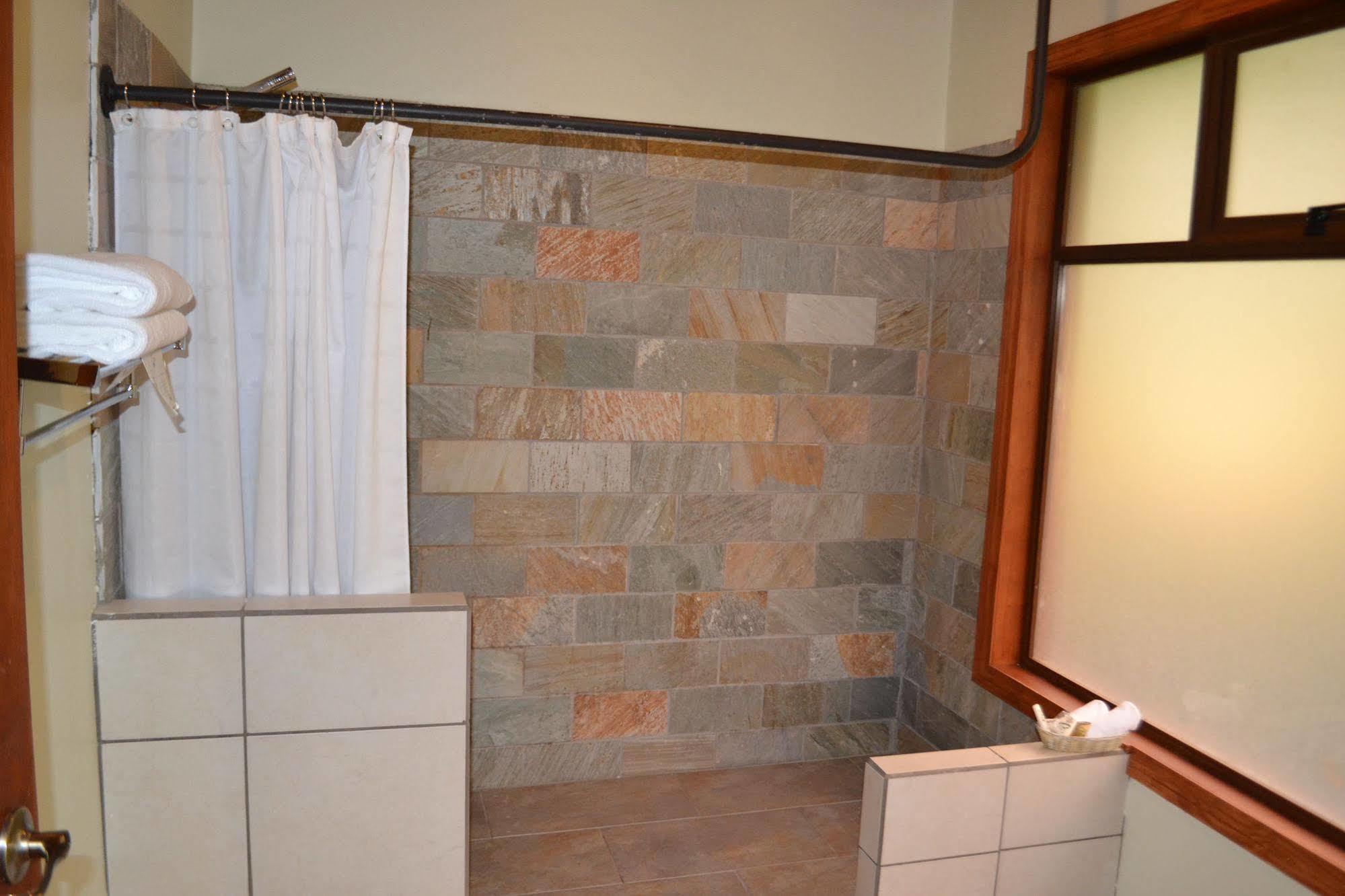 Ficus Lodge Monteverde 외부 사진